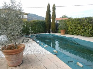 Villa in Vendita ad Lucca - 550000 Euro