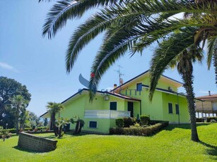 Villa in Vendita ad Martinsicuro - 700000 Euro