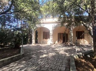 Villa in Vendita ad Matino - 335000 Euro