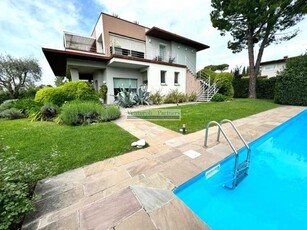Villa in Vendita ad Moniga del Garda - 1780000 Euro