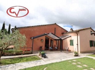 Villa in Vendita ad Montevarchi - 460000 Euro