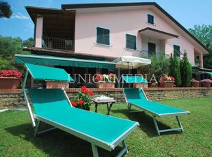Villa in Vendita ad Sarzana - 1000000 Euro
