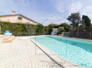 Villa in Vendita ad Sarzana - 779000 Euro