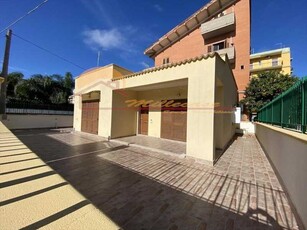 Villa in Vendita ad Siracusa - 180000 Euro