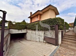 Villa in Vendita ad Vimercate - 480000 Euro