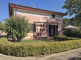 Villa in Via della repubblica, Castelfranco di Sotto, 6 locali, 157 m²