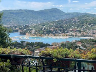 VILLA INDIPENDENTE CON VISTA MARE