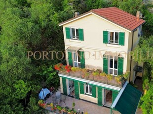 VILLA INDIPENDENTE CON VISTA MARE