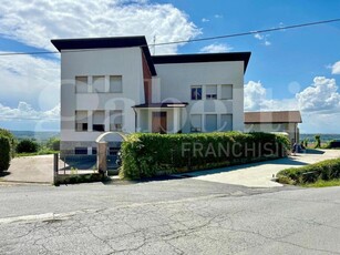 villa indipendente in vendita a La Morra