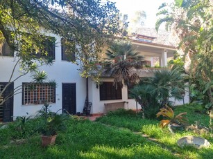 villa indipendente in vendita a Palermo