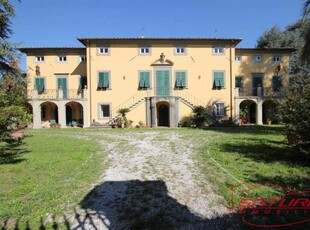 Villa Singola in Vendita ad Lucca - 1350000 Euro