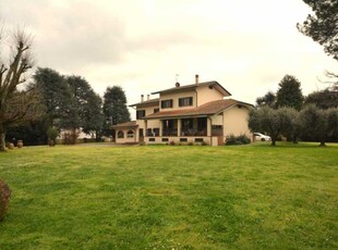 Villa Singola in Vendita ad Lucca - 850000 Euro