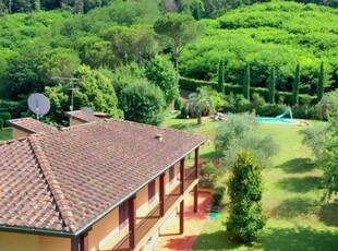Villa Singola in Vendita ad Lucca - 990000 Euro