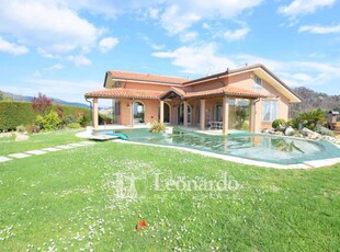 Villa Singola in Vendita ad Massarosa - 1250000 Euro