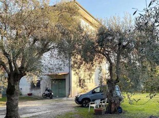 Villa Singola in Vendita ad Montignoso - 350000 Euro