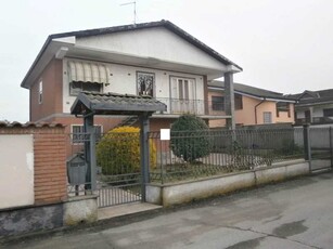 Villa Singola in Vendita ad Mortara - 150000 Euro