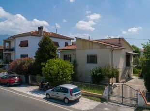 Villa Singola in Vendita ad San Giuliano Terme - 390000 Euro