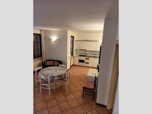 Villetta a schiera in Vendita a Massa, zona Marina di Massa, 315'000€, 110 m², arredato