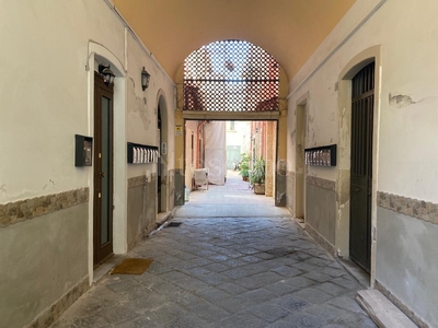 Casa a Catania in Crispi-Bovio, Bovio