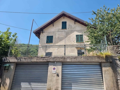 Casa semi indipendente in vendita a Savignone Genova
