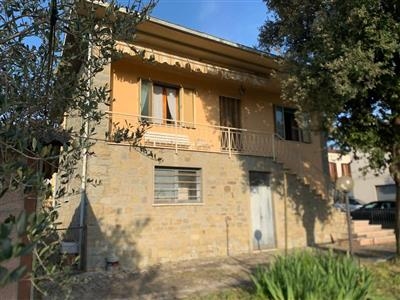 Villa in buono stato di 290 mq. a Montecchio Vesponi