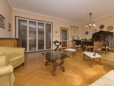 Appartamento in CORSO MONTE GRAPPA 2, Torino, 7 locali, 182 m²