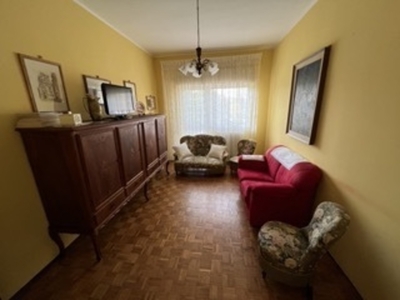 Appartamento in Via degli Ulivi 35, Torino, 6 locali, 1 bagno, 100 m²