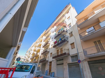 Appartamento in Vico Cairoli, Ragusa, 8 locali, 2 bagni, 160 m²