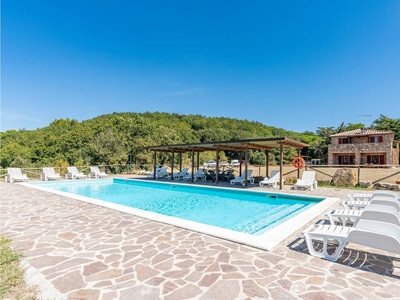 Bella casa a Sassetta con barbecue, terrazza e piscina