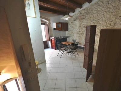 Casa indipendente a Ragusa, 2 locali, 2 bagni, arredato, 50 m²