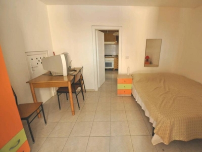 Casa indipendente a Ragusa, 6 locali, 2 bagni, arredato, 105 m²