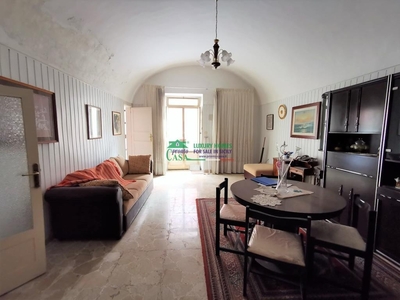 Casa indipendente a Ragusa, 7 locali, 4 bagni, 180 m², terrazzo