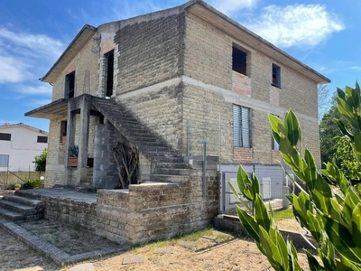 Casa indipendente in Anguillarese, Anguillara Sabazia, 3 locali