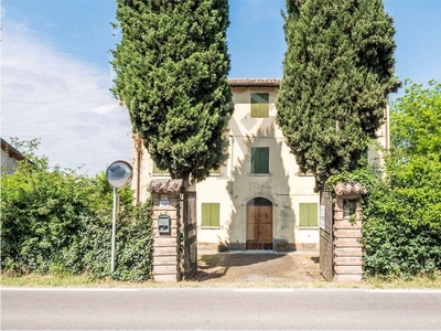 Casa indipendente in Fratelli cervi 17, San Polo d'Enza, 8 locali