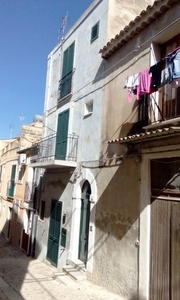 Casa indipendente in Via Oliveto, Scicli, 4 locali, 3 bagni in vendita