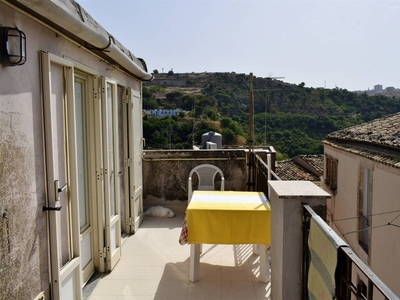 Casa indipendente in Via Porta Modica 50, Ragusa, 4 locali, 2 bagni