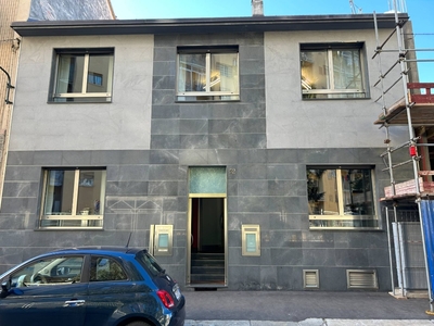 Casa indipendente in Via Rubiana, Torino, 13 locali, 2 bagni, con box
