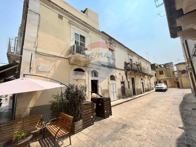 Casa indipendente in Via Valverde, Ragusa, 4 locali, 1 bagno, 91 m²
