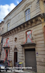 Palazzo a Ragusa, 8 locali, 2 bagni, 220 m², 1° piano, terrazzo