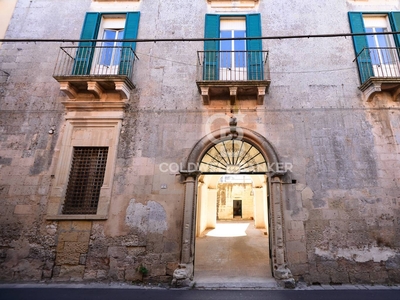 Palazzo in vendita a Cursi