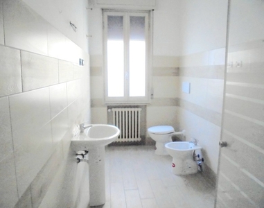 Quadrilocale a Reggio nell'Emilia, 1 bagno, 125 m² in vendita