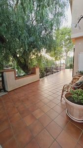 Villa a Ragusa, 7 locali, 2 bagni, giardino privato, garage, 197 m²