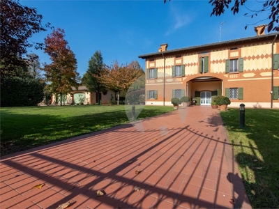 Villa in Via Miselli 52, Reggio nell'Emilia, 6 locali, 3 bagni, garage