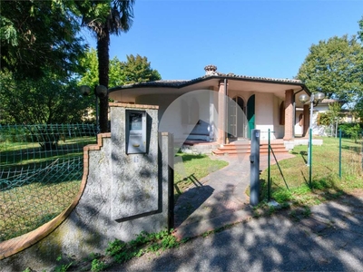 Villa in Via Papa Giovanni 23 6, Rio Saliceto, 17 locali, 2 bagni