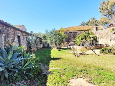 Villa singola a Ragusa, 11 locali, 2 bagni, giardino privato, 1582 m²