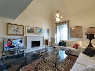 Villa singola a Ragusa, 6 locali, 3 bagni, arredato, 190 m², 1° piano