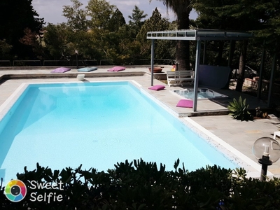 Villa singola a Ragusa, 7 locali, 2 bagni, giardino privato, garage