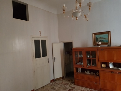 Villa singola a Ragusa, 7 locali, 3 bagni, 130 m², 1° piano in vendita