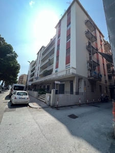 Trilocale in Viale Principe Umberto, Messina, 1 bagno, 90 m², 5° piano