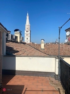 Appartamento in Affitto in Via Luigi Carlo Farini a Modena